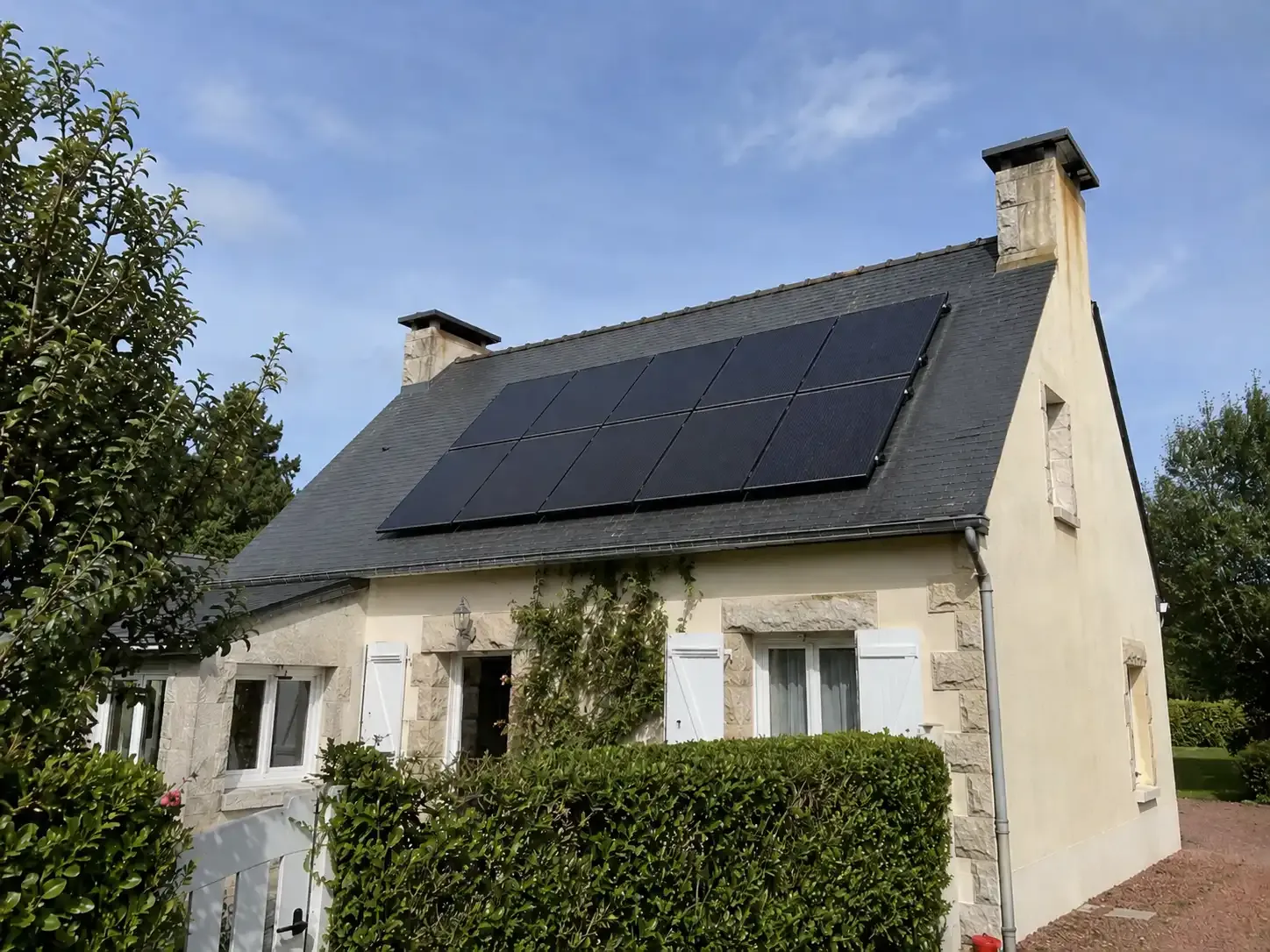 Image panneaux solaires photovoltaiques 4 panneaux photovoltaiques 84